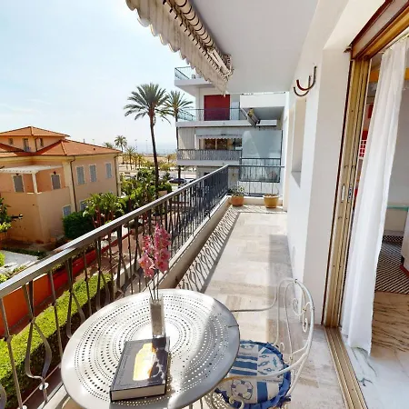 Grand Avec Terrasse, Proche Plages Et Centre-ville, - Fr-1-196-328 *
