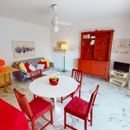 Apartment Grand Avec Terrasse, Proche Plages Et Centre-ville, - Fr-1-196-328 *